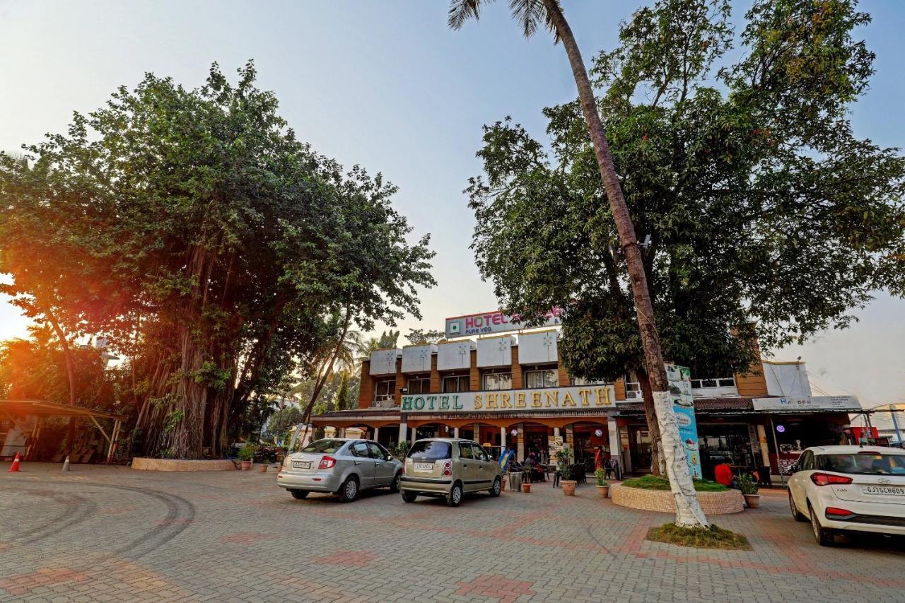 OYO 77491 Hotel Shreenath Valsad Exterior foto