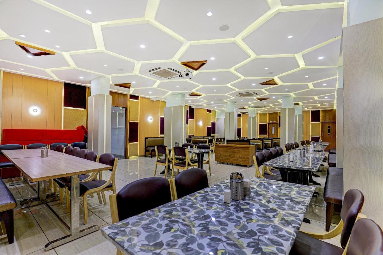 OYO 77491 Hotel Shreenath Valsad Exterior foto